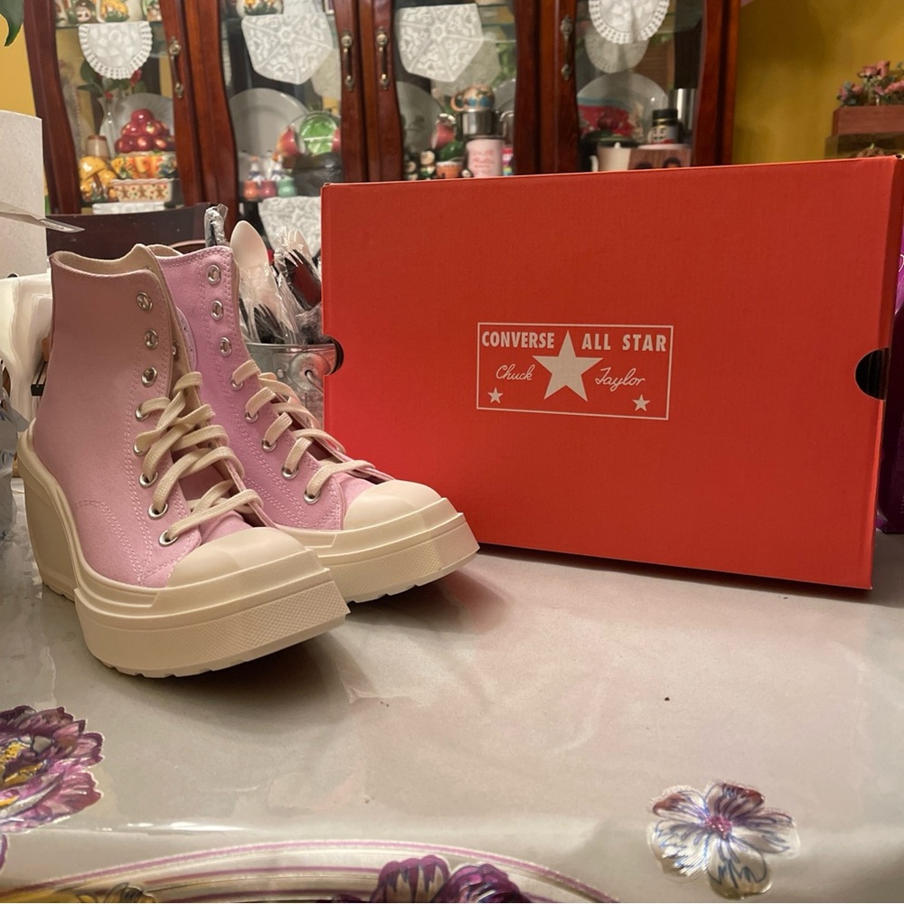 Converse Chuck 70 De Luxe Womens Casual Shoes Pink A07584C Size 7 NEW WITH BOX
